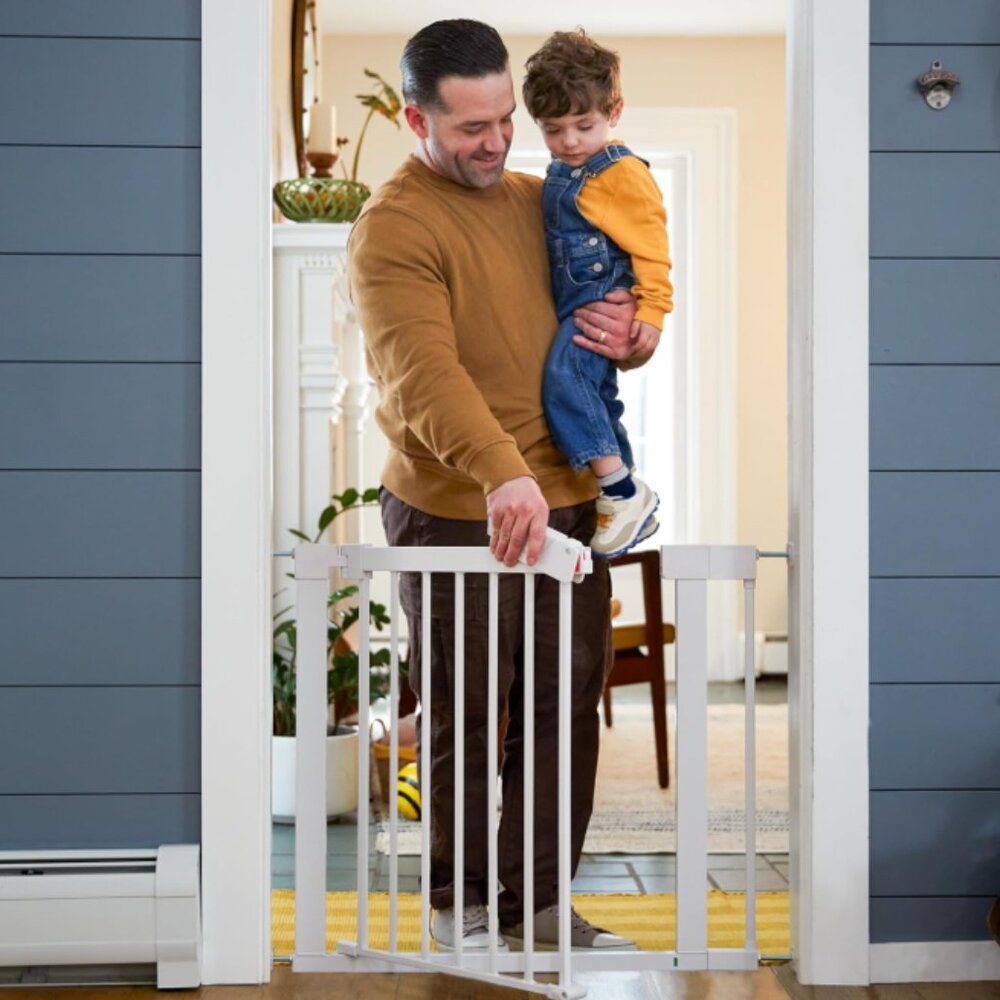 Safety 1st Pressure-Mounted Gate with SecureTech -Baby/Pet Gate w/easy-open door